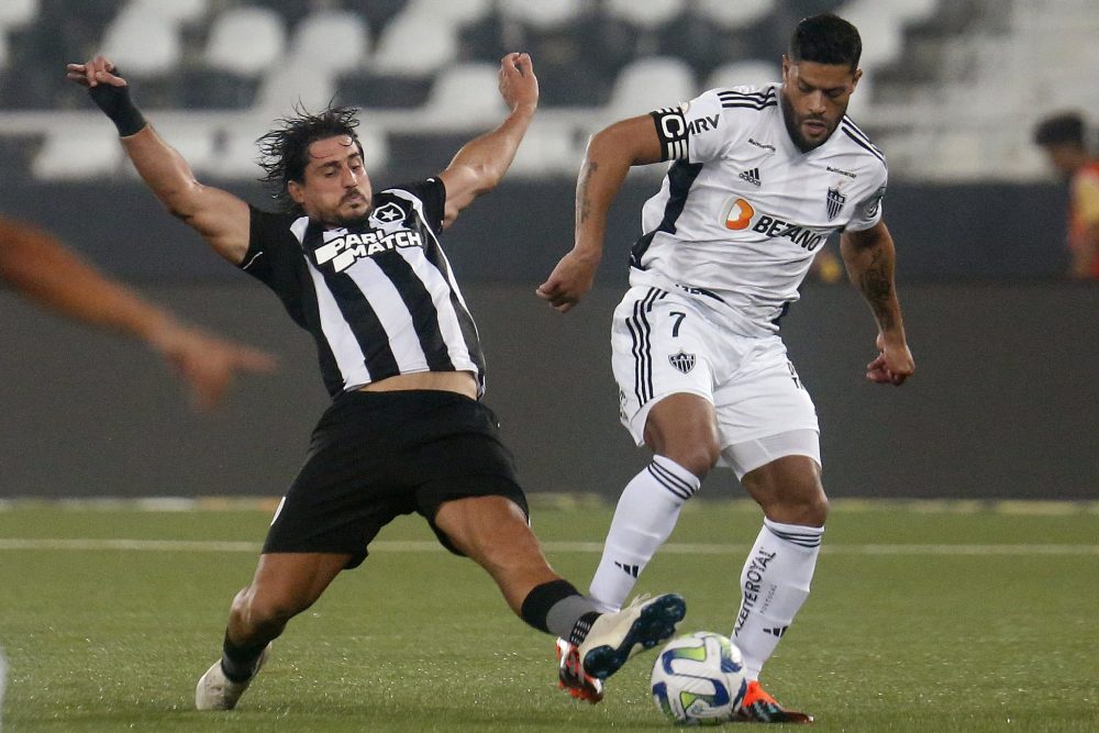 Atlético-MG e Botafogo decidem a Libertadores. Os dois melhores times do campeonato entram em campo neste sábado (30) às 17h da tarde. A partida acontecerá em solo argentino no Estádio Monumental de Núñez, casa do River Plate. Esta será a quarta final 100% brasileira da em seis anos.